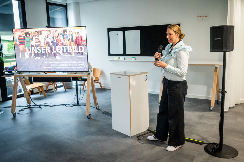 „Wir sind am Ende für alle da“, sagt Sabine Zantis über die Marke Deichmann. „Wir sind sozial und auch modern.“ (© Foto Vogt)