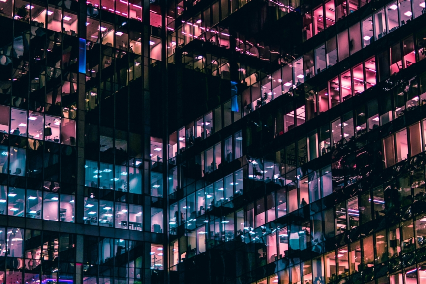 Büro_c_Unsplash Mike Kononov